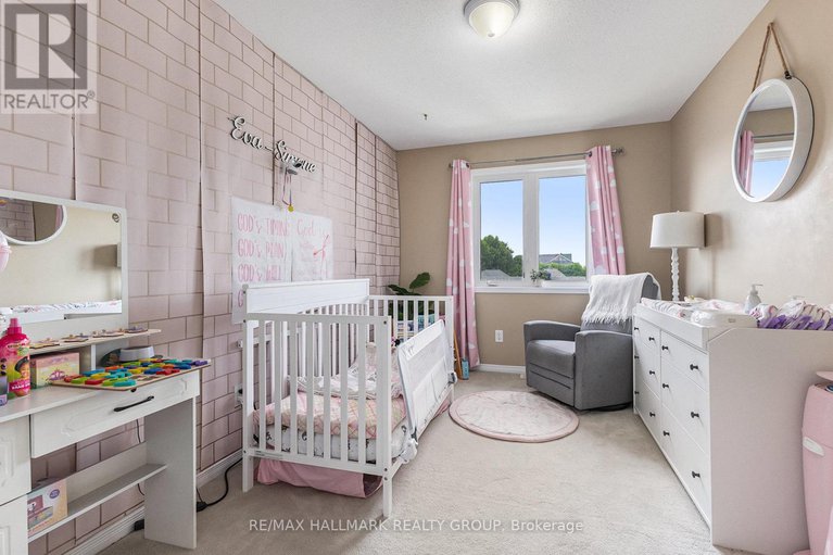 28568194/327-galston-private/mer-bleuebradley-estatesanderson-park/ottawa/ontario/K1W0G3_19