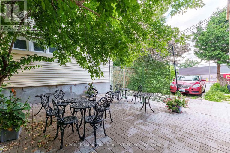 28629515/684-bronson-avenue/west-centre-town/ottawa/ontario/K1S4E9_8