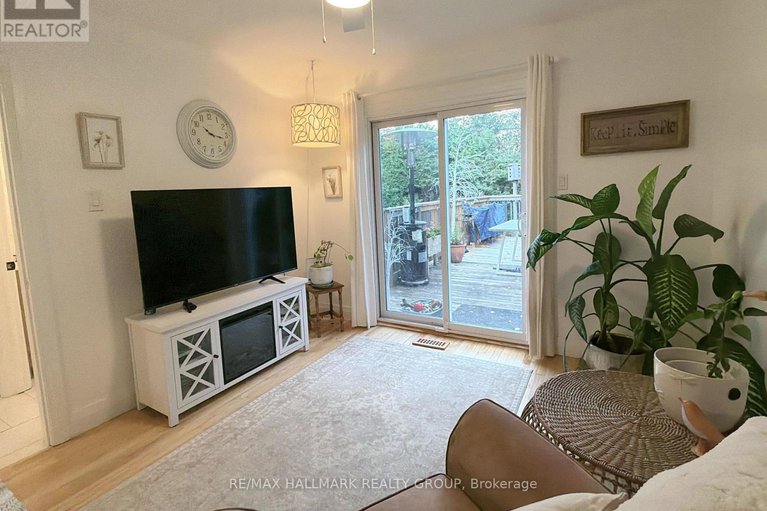 29062143/2424-joliffe-street/hawthorne-meadows/ottawa/ontario/K1G1G9_17