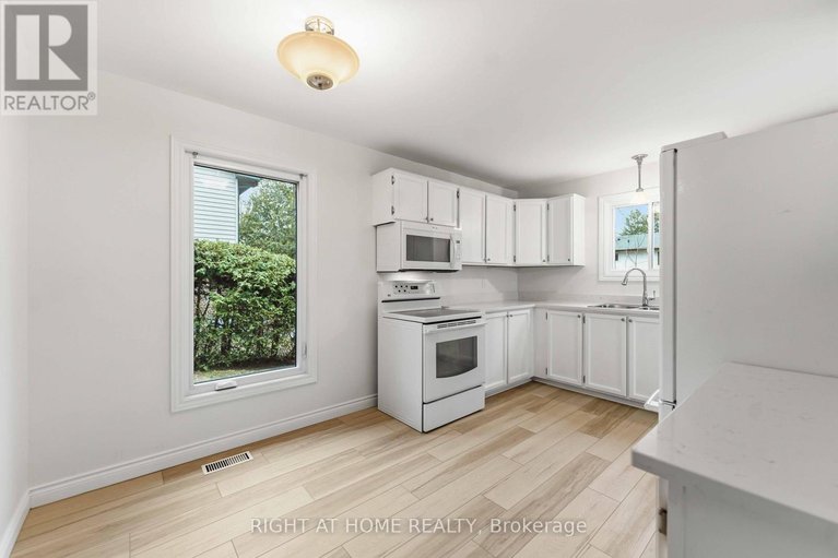 29601231/27-mcclure-crescent/katimavik/ottawa/ontario/K2L2H1_21