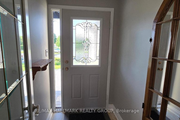 28400251/976-laporte-street/town-of-rockland/clarence-rockland/ontario/K4K1A5_23