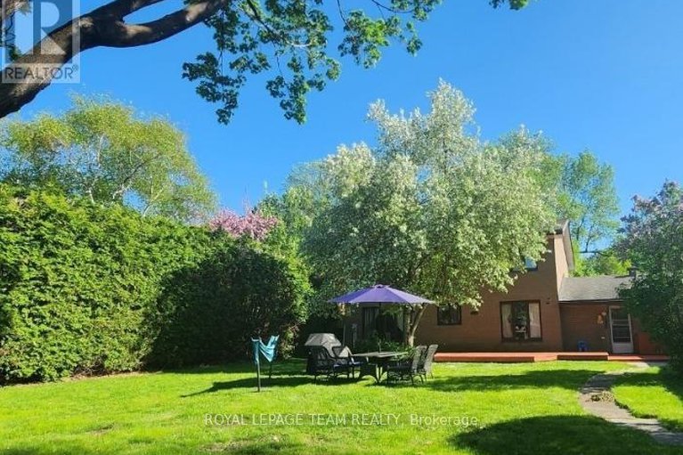 29372454/18-pentland-crescent/beaverbrook/ottawa/ontario/K2K1V5_42