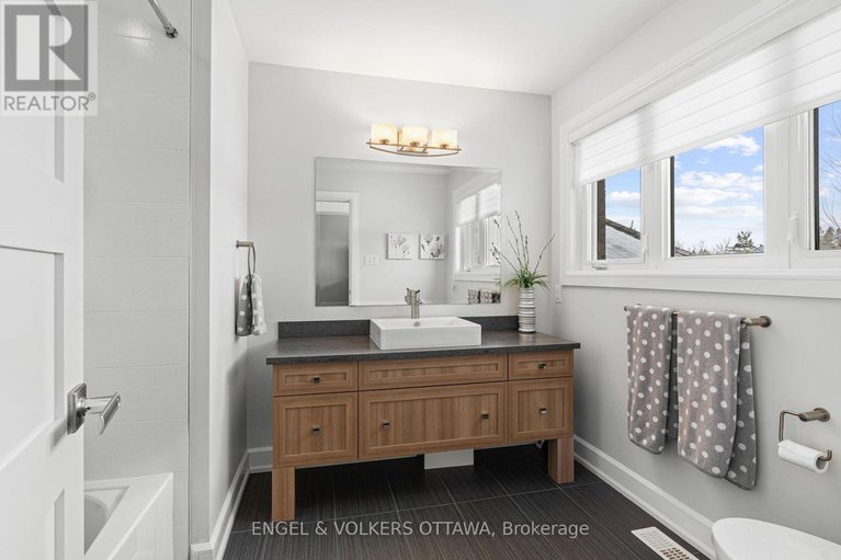 28035177/110-gray-willow-place/manotick-village-manotick-estates/ottawa/ontario/K4M0B3_34