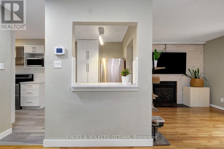 28587086/30-sovereign-avenue/craig-henrywoodvale/ottawa/ontario/K2G4W7_14