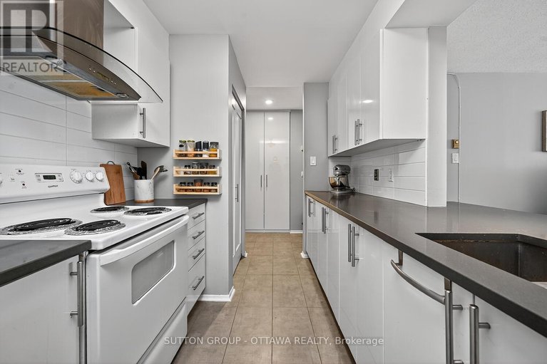 29090182/317-214-viewmount-drive/borden-farmstewart-farmcarleton-heightsparkwood-hills/ottawa/ontario/K2E7X3_4