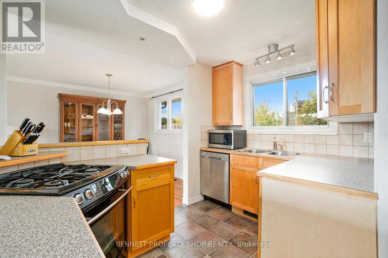 28973672/17-glenmanor-drive/meadowlandscrestview/ottawa/ontario/K2G3E8_8