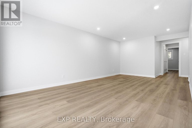 29496832/46-charkay-street/borden-farmstewart-farmcarleton-heightsparkwood-hills/ottawa/ontario/K2E5N4_10