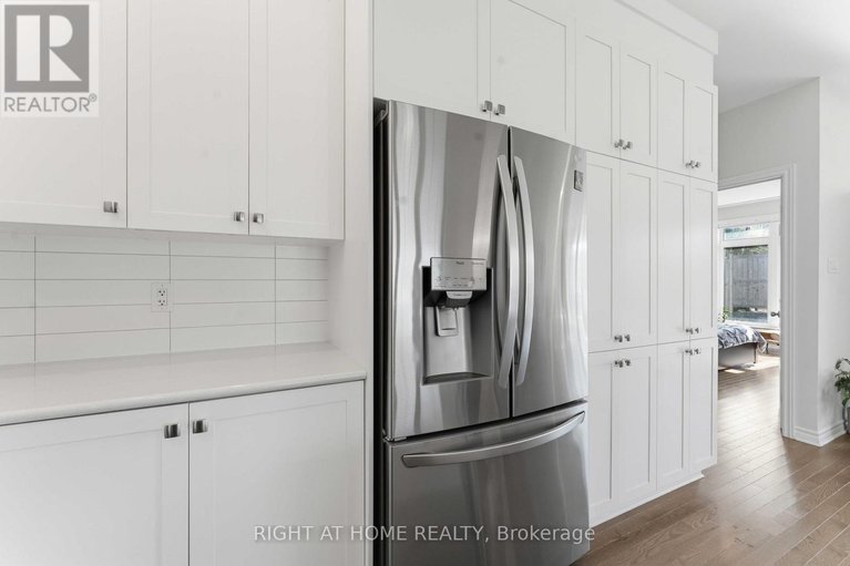 29564019/272-maygrass-way/remainder-of-stittsville-area/ottawa/ontario/K2S2K9_9