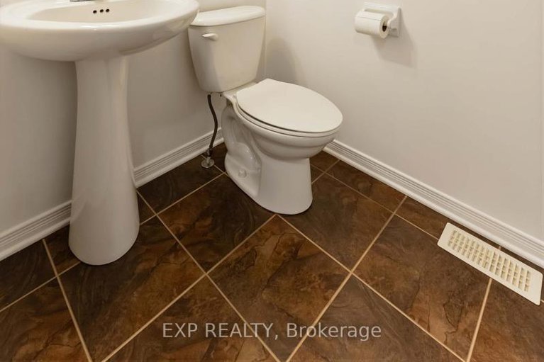 29220425/438-haresfield-court/riverside-southgloucester-glen/ottawa/ontario/K4M0B6_16