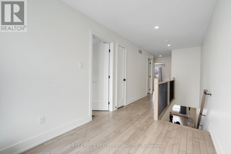 29428405/271-queen-mary-street/overbrookcastle-heights/ottawa/ontario/K1K1X1_16