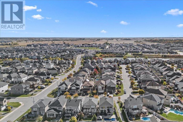 29011436/308-equine-way/emerald-meadowstrailwest/ottawa/ontario/K2V0A7_43