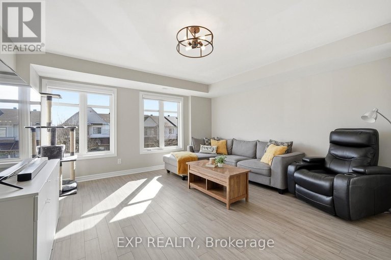 29674702/2-2224-marble-crescent/town-of-rockland/clarence-rockland/ontario/K4K0G9_15