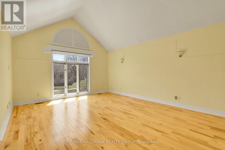 28244394/303-sherwood-drive/civic-hospital/ottawa/ontario/K1Y3W7_21