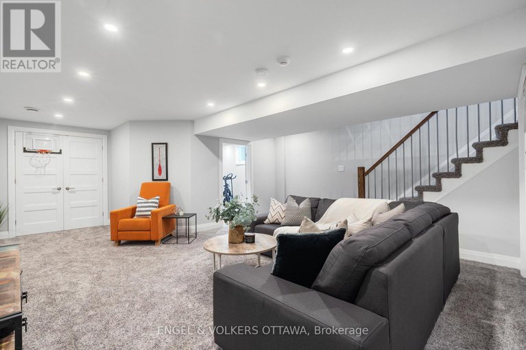29270052/327-duncairn-avenue/westborohampton-park/ottawa/ontario/K1Z7H1_29