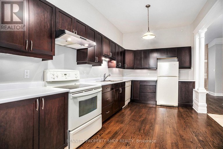 28244895/121-york-street/lower-townbyward-market/ottawa/ontario/K1N5T4_5