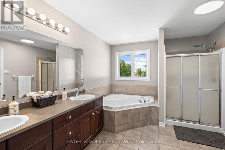 28760668/98-anfield-crescent-e/barrhaven-east/ottawa/ontario/K2G7B7_26
