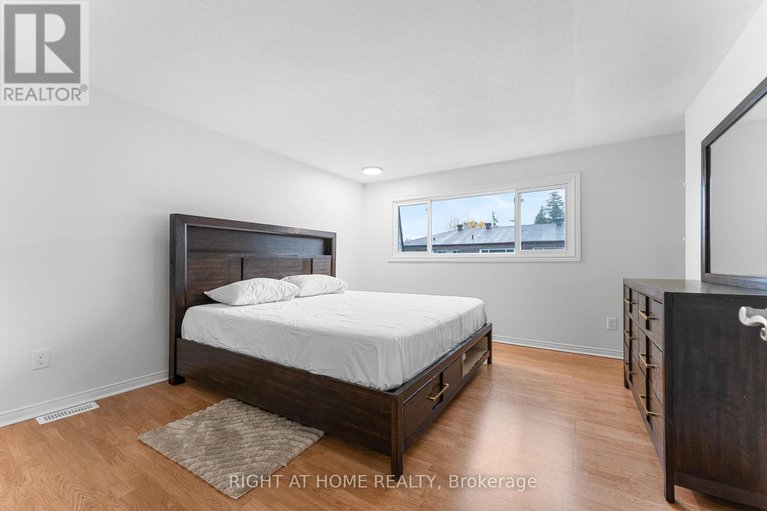 29273425/32-2296-orient-park-drive/blackburn-hamlet-south/ottawa/ontario/K1B4N6_18