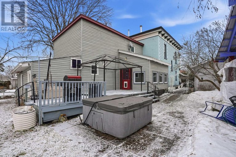 29479728/132-high-street/vankleek-hill/champlain/ontario/K0B1R0_31