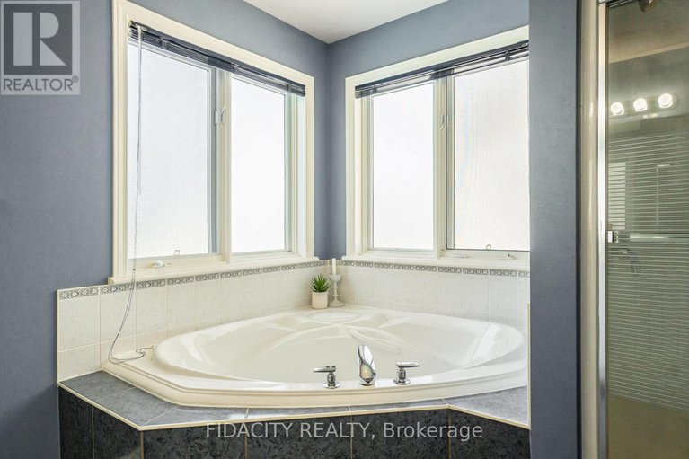 28652644/14-franklin-cathcart-crescent/stittsville-south/ottawa/ontario/K2S2A7_26