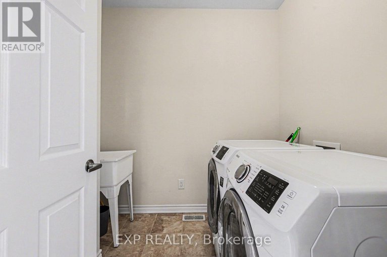 29397812/90-switch-grass-crescent/half-moon-bay/ottawa/ontario/K2J5Z3_25