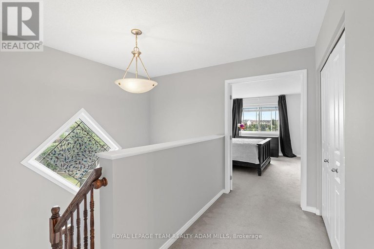 28591916/1543-carronbridge-circle/emerald-meadowstrailwest/ottawa/ontario/K2M0G8_23