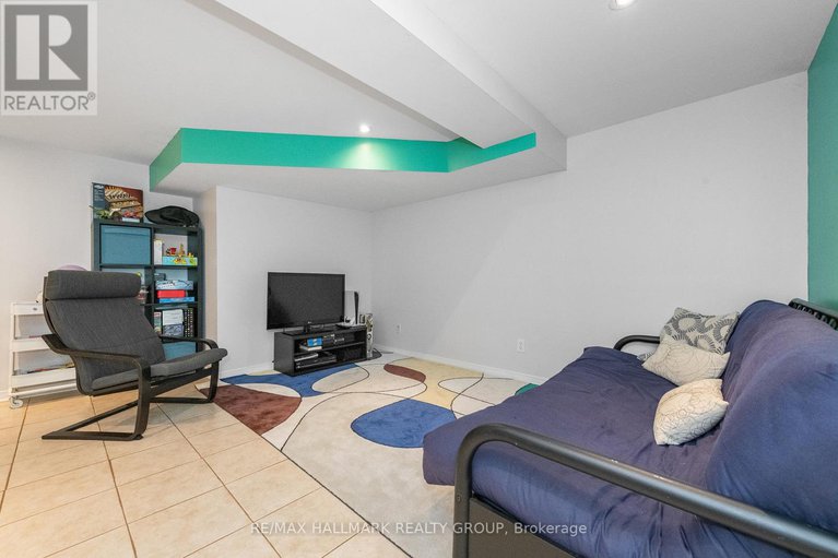 28909917/9-newbury-avenue/borden-farmstewart-farmcarleton-heightsparkwood-hills/ottawa/ontario/K2E6K7_26