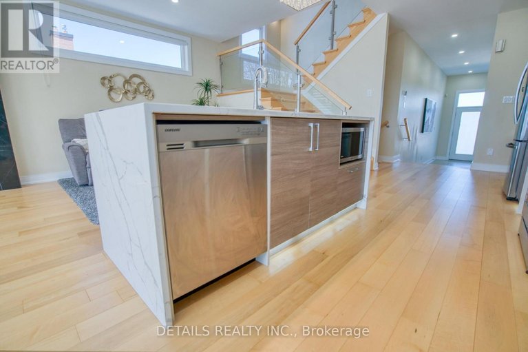 29664784/992-baseline-road-e/city-viewskylinefisher-heightsparkwood-hills/ottawa/ontario/K2C0A5_14