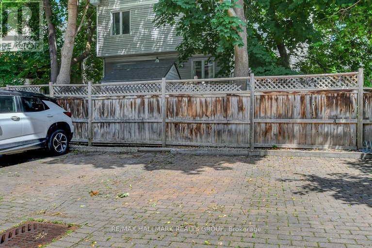 28616093/b-29-springfield-road/lindenlea/ottawa/ontario/K1M1C8_36