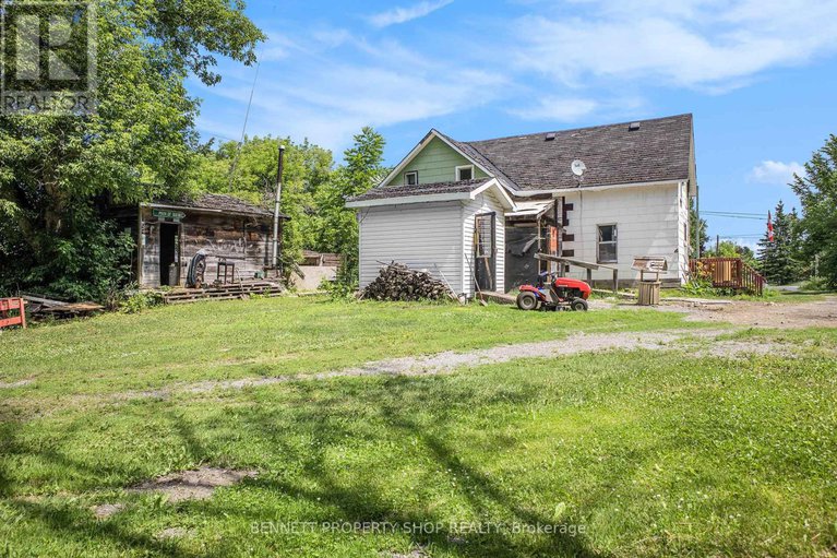 28614640/145-sarah-street-e/mcnabbraeside-twps/mcnabbraeside/ontario/K0A1G0_19