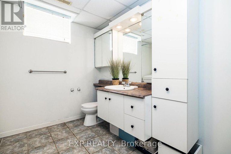 29436487/1052-notre-dame-street/embrun/russell/ontario/K0A1W1_23