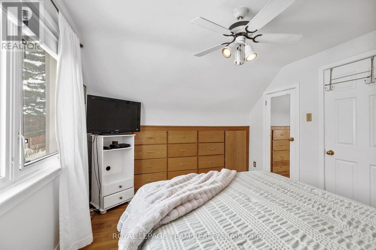 28500316/1357-thames-street/carlington/ottawa/ontario/K1Z7N3_22