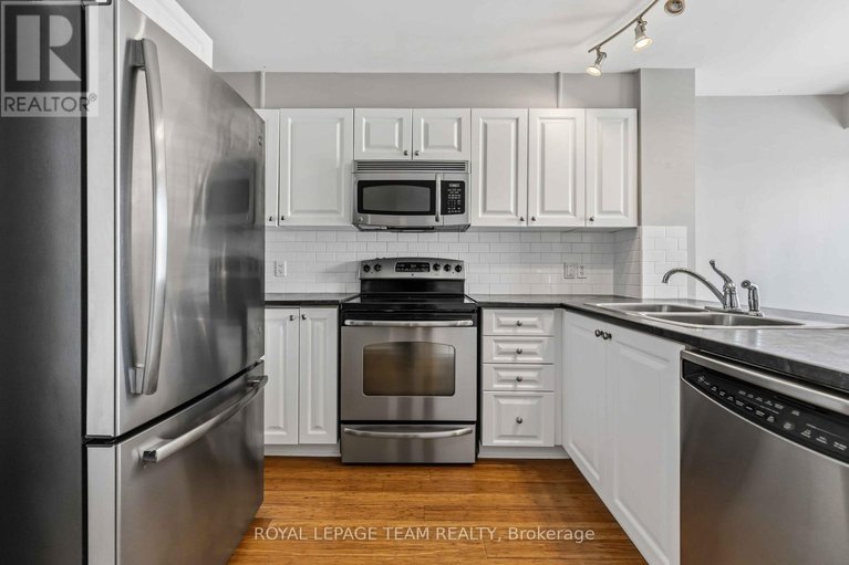 29566270/a-405-chapman-mills-drive/strandherd/ottawa/ontario/K2J0M7_8