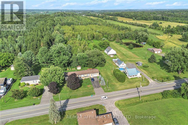 28625168/3971-champlain-street/clarencerockland-twp/clarence-rockland/ontario/K0A1E0_4