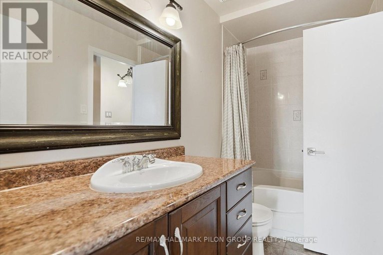 29358696/1853-brousseau-crescent/chateauneuf/ottawa/ontario/K1C2Y5_12