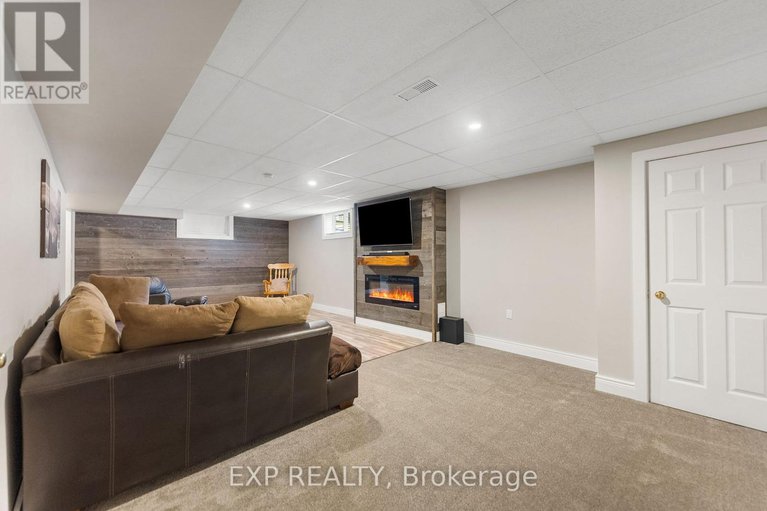 28845913/12-riopelle-road/mcnabbraeside-twps/mcnabbraeside/ontario/K0J1G0_27