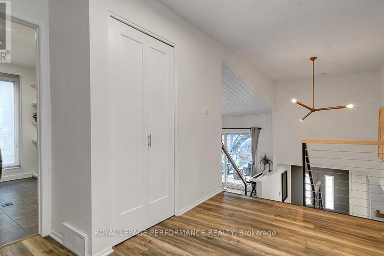 29674269/510-foxview-place/cfb-rockcliffe-and-area/ottawa/ontario/K1K4C4_24