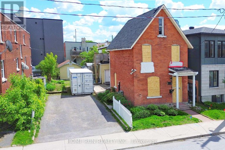 28556668/402-arlington-avenue/west-centre-town/ottawa/ontario/K1R6Z6_1