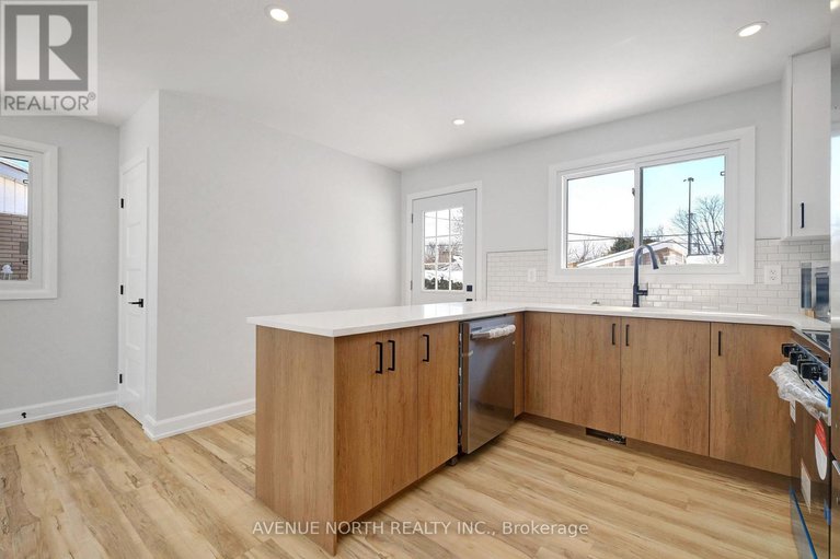 29032421/882-balsam-drive/chatelaine-village/ottawa/ontario/K1E1B5_12