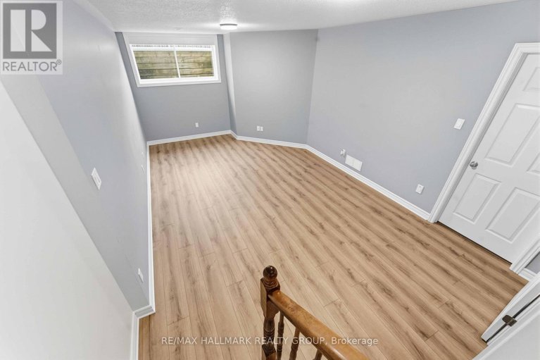 29099475/123-silvermoon-crescent/avalon-east/ottawa/ontario/K4A0P5_41