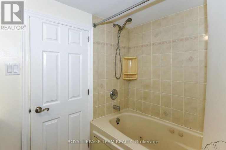 29074651/902-broadview-avenue/mckellar-heights/ottawa/ontario/K2A2M5_37