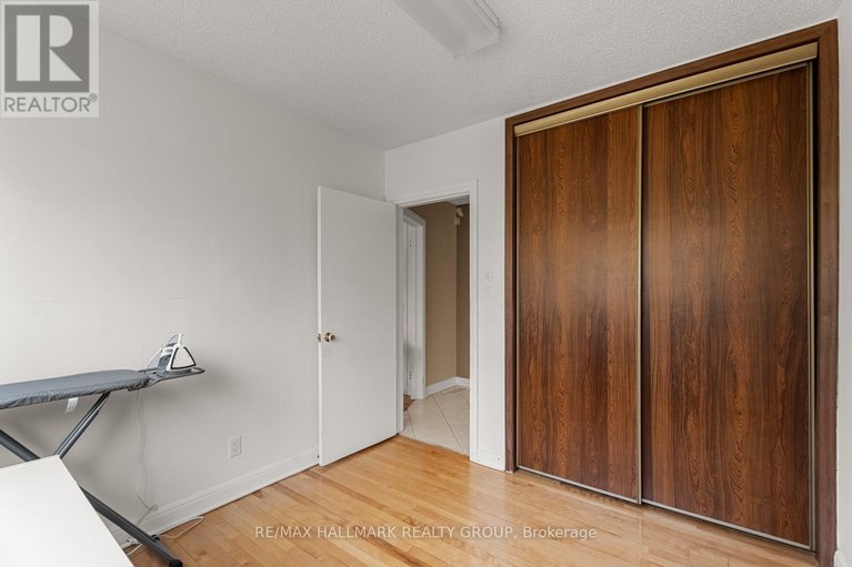 29266979/991-blair-road/cardinal-heights/ottawa/ontario/K1J7M9_28