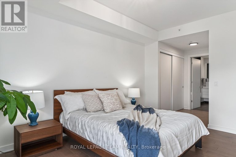 29177023/608-135-barrette-street/vanier/ottawa/ontario/K1L7Z9_26