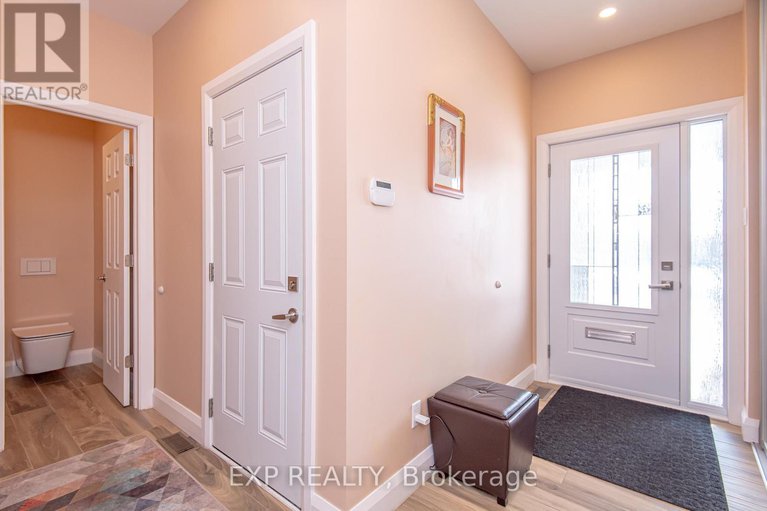 29367435/1473-rosebella-avenue-w/blossom-parkkemp-parkfindlay-creek/ottawa/ontario/K1T1E5_4