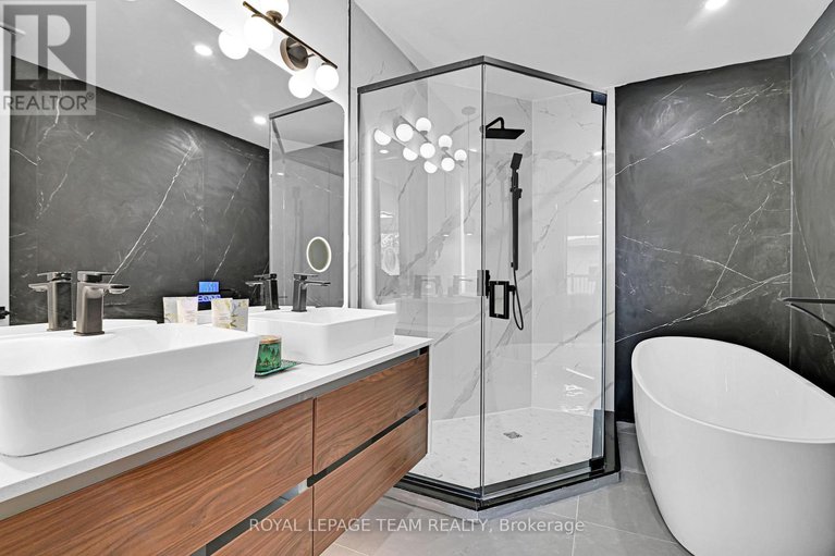 29076233/826-alpine-avenue/queensway-terrace-north/ottawa/ontario/K2B5R6_29