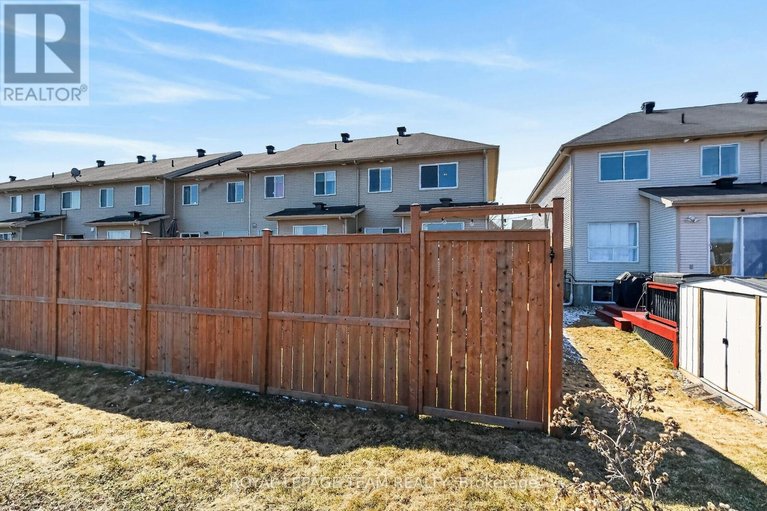 29615070/216-trail-side-circle/springridgeeast-village/ottawa/ontario/K4A5B5_49