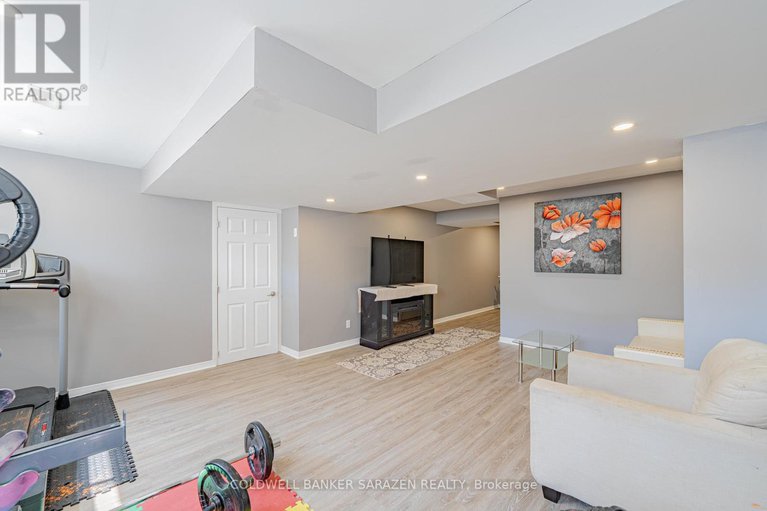 28532595/116-whernside-terrace-w/morgans-grantsouth-march/ottawa/ontario/K2W0C7_39
