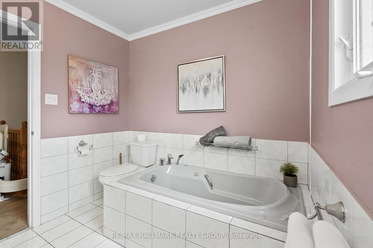 28581725/2143-hubbard-crescent/beacon-hill-north/ottawa/ontario/K1J6L3_17