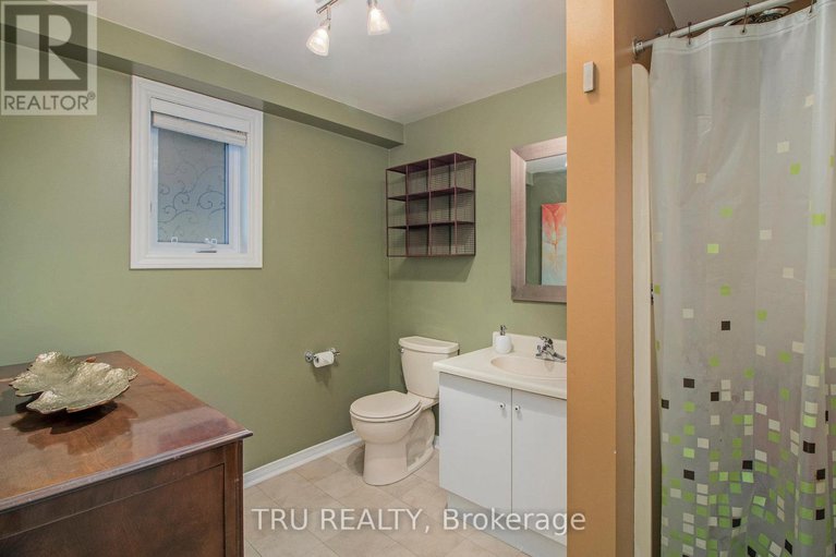 28954412/1132-chimney-hill-way/beacon-hill-south/ottawa/ontario/K1J8Z6_27
