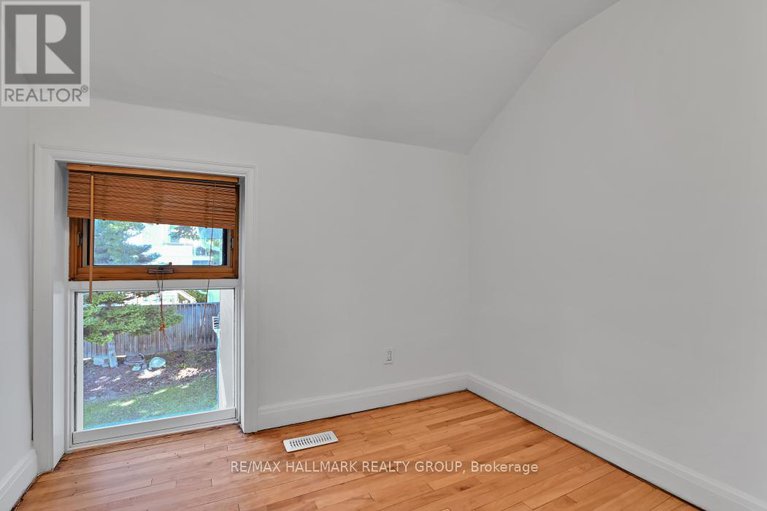 28631484/33-rockcliffe-way/lindenlea/ottawa/ontario/K1M1B3_28