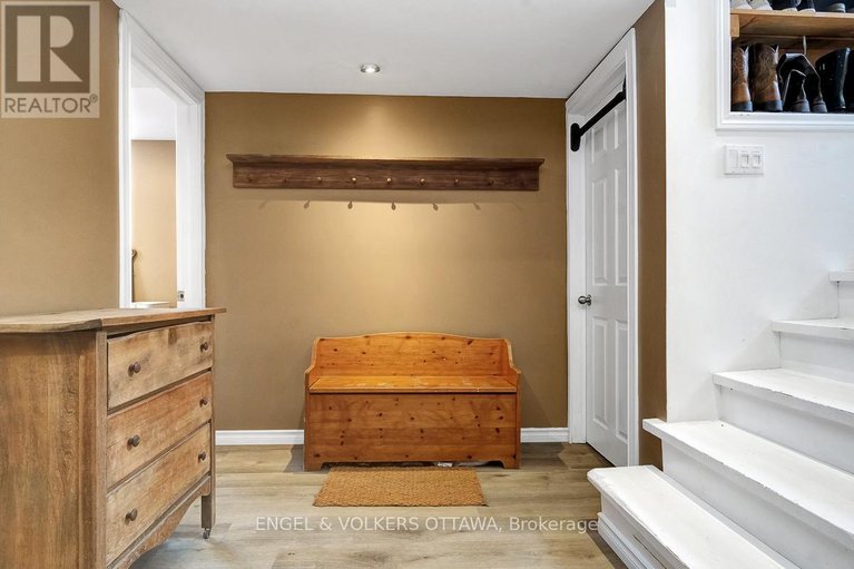 29523310/3822-indian-creek-road/clarencerockland-twp/clarence-rockland/ontario/K0A2A0_22